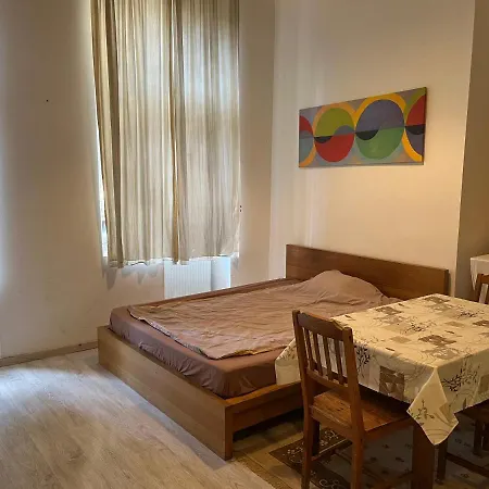 Apartament Studio In Nyugati Palyaudvar *